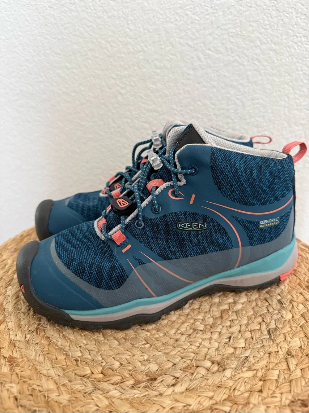Keen Kids Blue and Coral Waterproof Hiking Boots Size 4